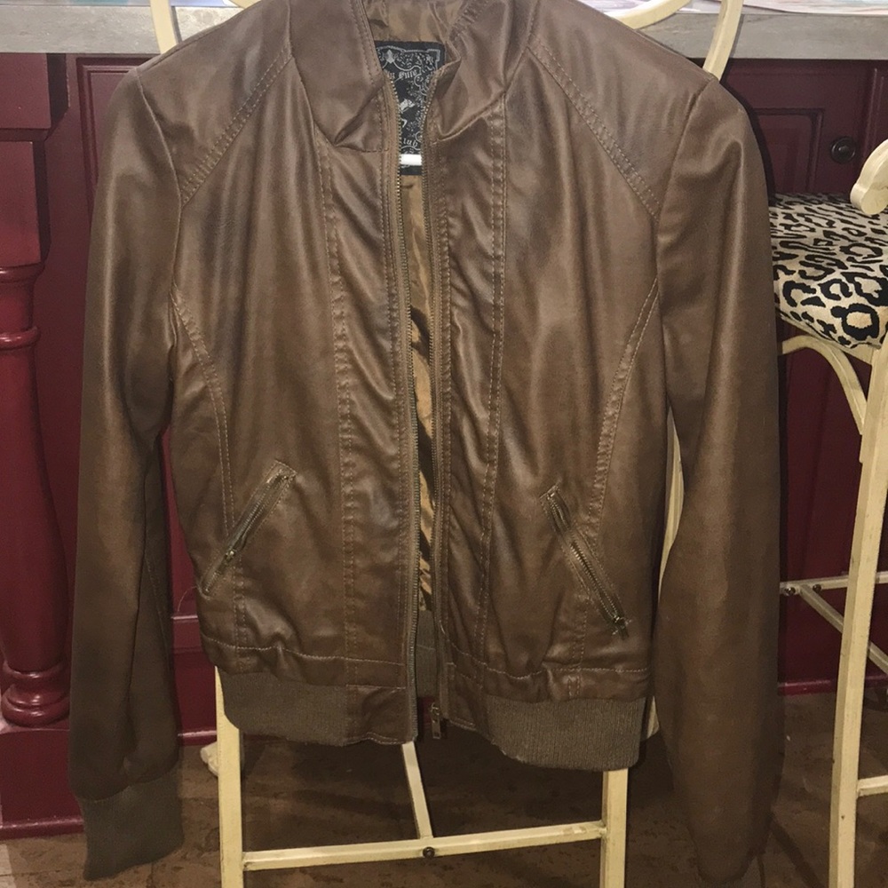 Med Beverly Hills Polo Club brown leather jacket